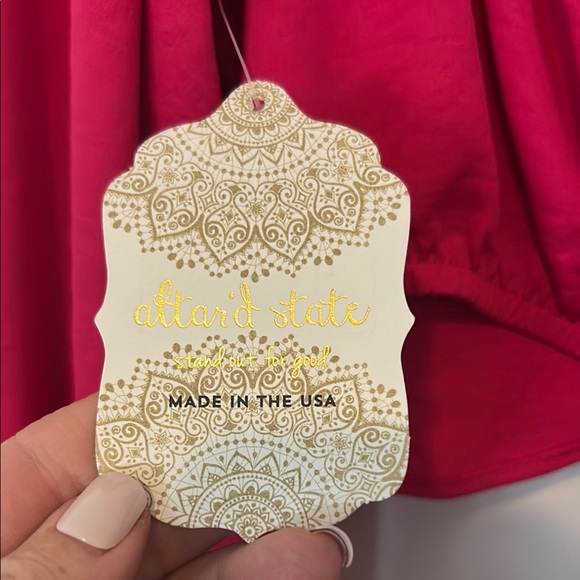 Elegant Pink Women's Top - Picture 2 of 3